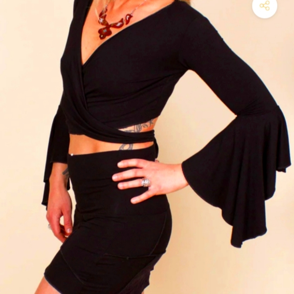 Black Umba love bell sleeve crop top